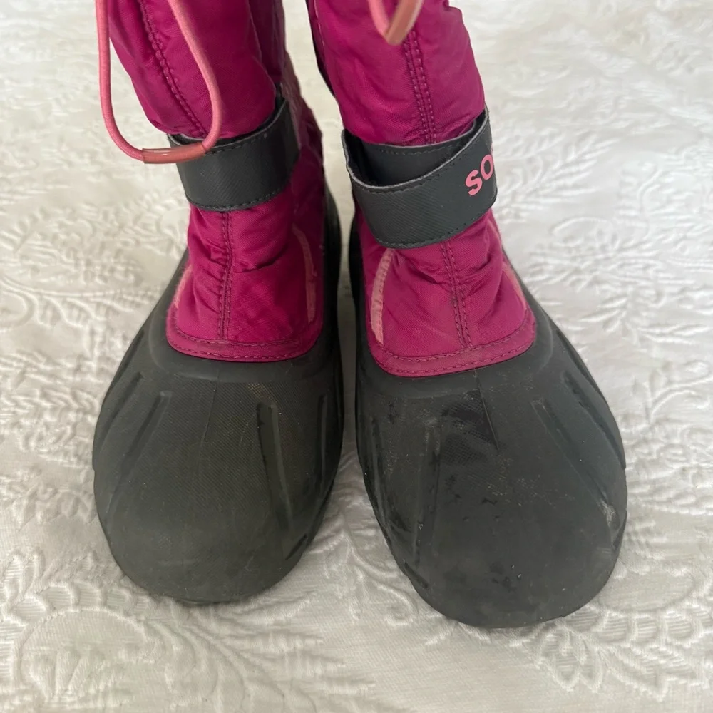 Sorel pink winter